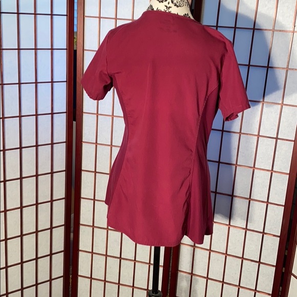 Cherokee wine color small scrub top - Picture 2 of 4